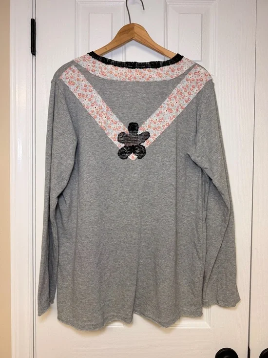 POL Lace Flower Patchwork Bohemian Top Gray Long Sleeve Medium Vintage Vibes - Picture 10 of 15
